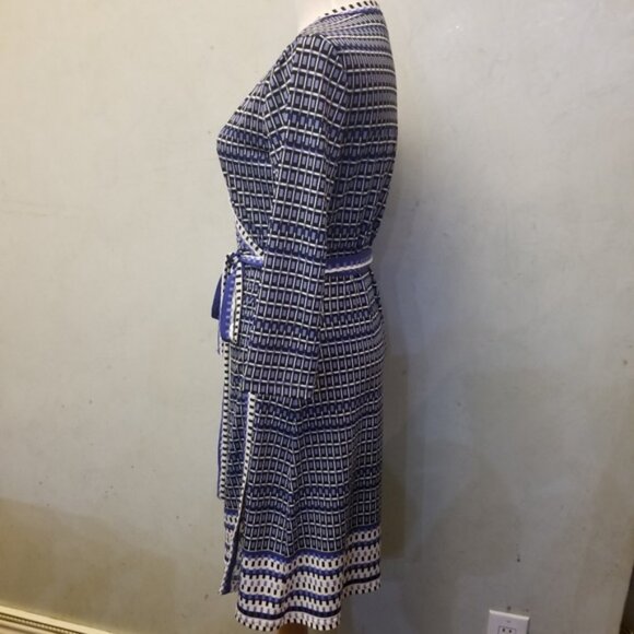 Max Studio printed wrap dress  women's size Small (H32) - Picture 6 of 8